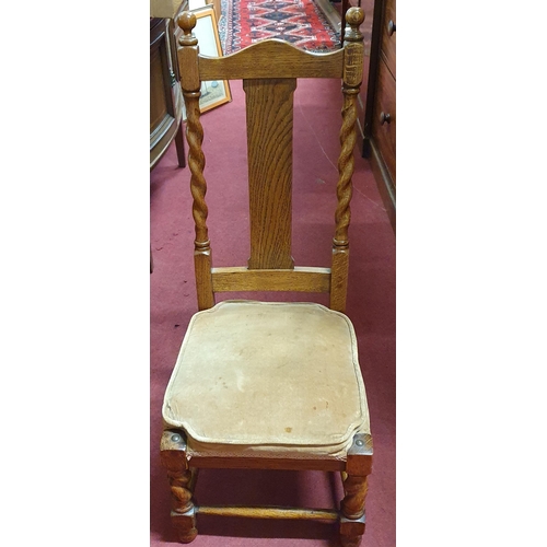 212 - An early 20th Century Arts and Crafts style Chair.
W 37 x SH 33 x BH 86 cm approx.