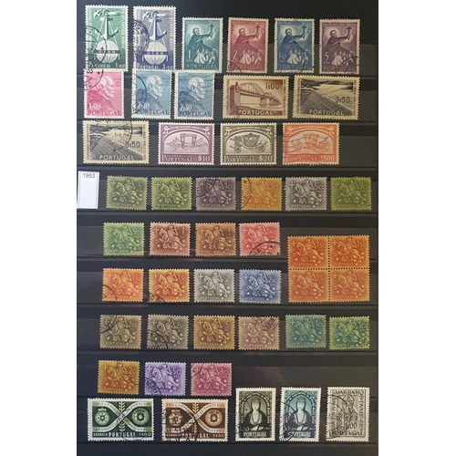 415 - A large collection of Portugal Stamps 1853 - 2001.