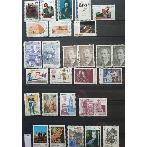 414A - A large collection of Spanish Stamps 1961 - 1997.