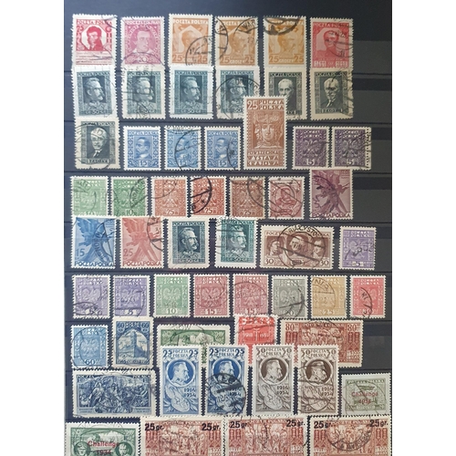 421 - A large collection of Poland Stamps, 1994.