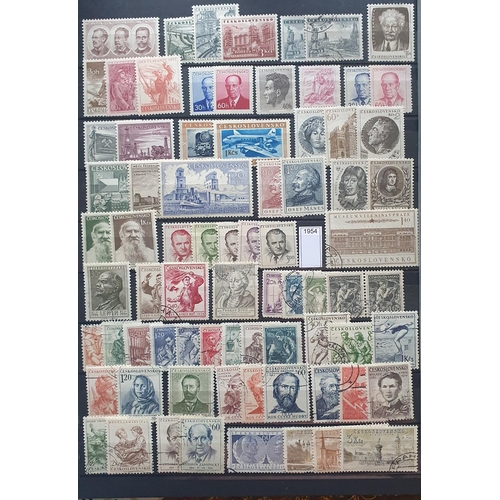 420 - A large collection of Czechoslovakia Stamps 1992.