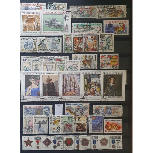 420 - A large collection of Czechoslovakia Stamps 1992.