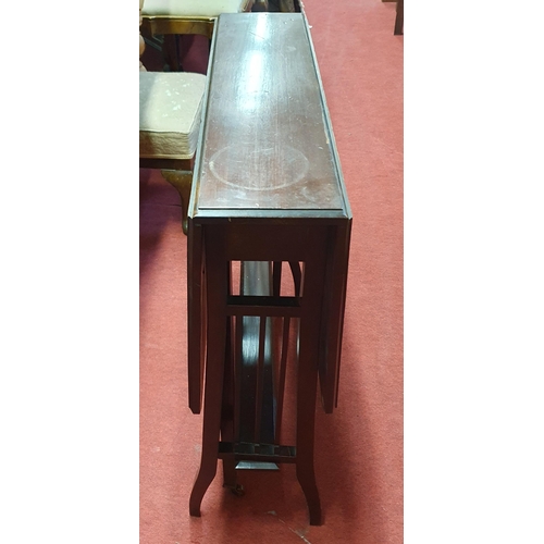 530 - An Edwardian Mahogany Sutherland Table. 67 x 85 x H 67 cm approx.