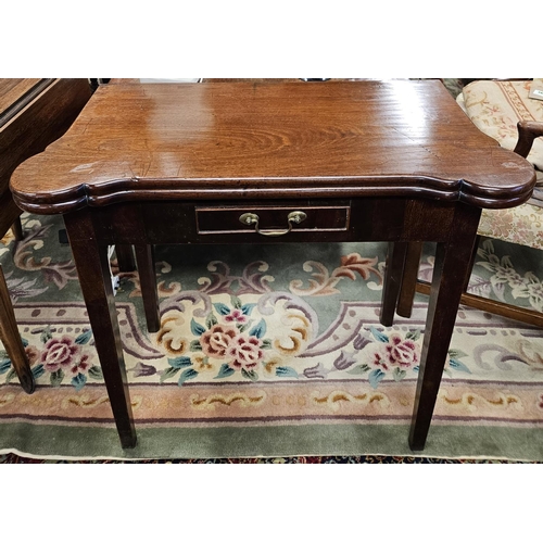 1092 - A Superb early Georgian Mahogany games style Tea Table with single frieze drawer and square tapered ... 