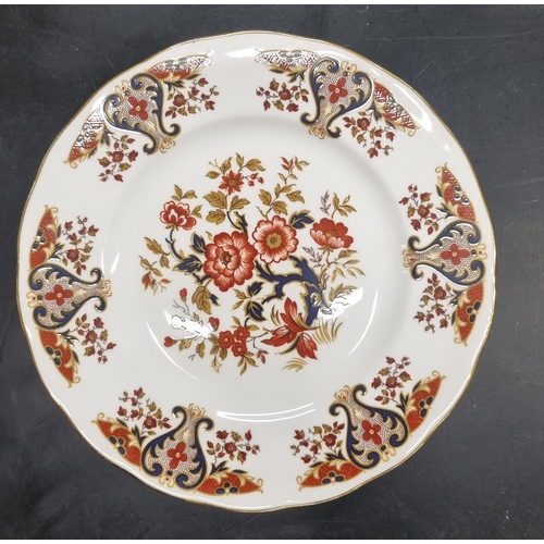 275 - A good set of Colclough part Dinner Service.