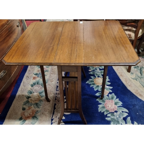 600 - An Edwardian Mahogany Sutherland Table of neat proportions. 61 x 76 x H 60 cm approx.