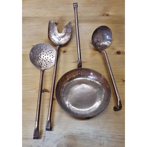 447 - A good quantity of Copper Wares to include Kettles, Pans, Saucepans etc.