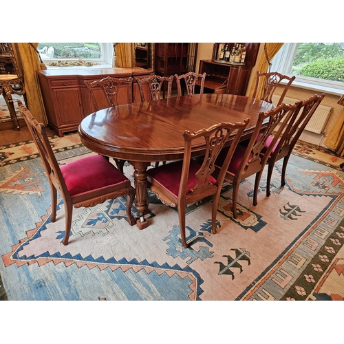 1135 - A good Victorian design two leaf Dining Table on turned tulip reeded supports.
H 72 x W  118 x L 224... 