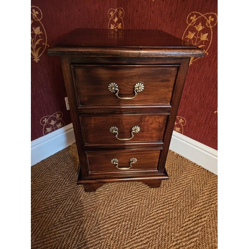 169 - A good pair of Mahogany three drawer Bedside Cabinets. 45 x 45 x H 72 cm approx.