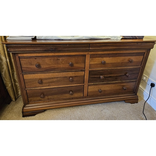 900 - A large modern Cherrywood Lowboy. W 160 x 53 x H 91 cm approx.