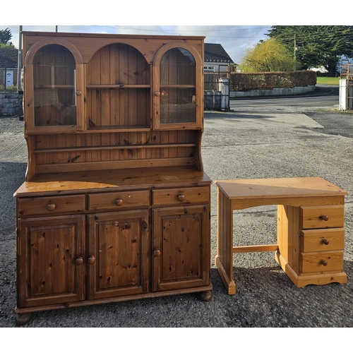 1267 - A good quantity of Pine Furniture.