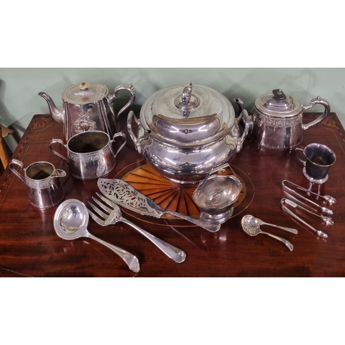 711 - A good quantity of Silver Plate to include a Tea Set, Flatware etc.