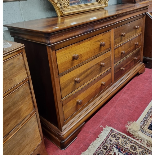 900 - A large modern Cherrywood Lowboy. W 160 x 53 x H 91 cm approx.