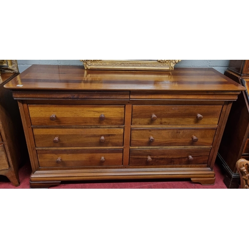 900 - A large modern Cherrywood Lowboy. W 160 x 53 x H 91 cm approx.