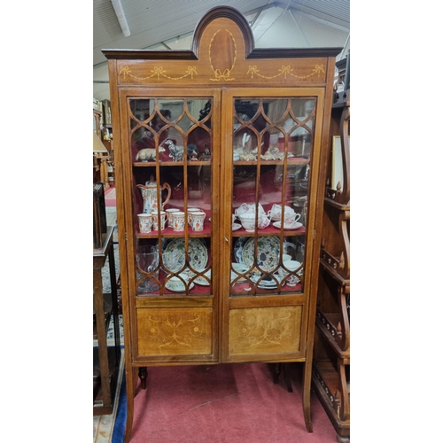 476 - A really good Edwardian Mahogany and Inlaid two door Display Cabinet with inlaid panel door on squar... 