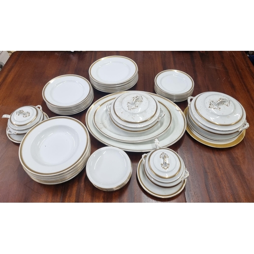 534 - A good quantity of English Losel part dinner Service.