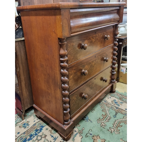 552 - An early Victorian Mahogany Chest Of Drawers with rope edge column supports. 110 x 55 x H 122 cm app... 