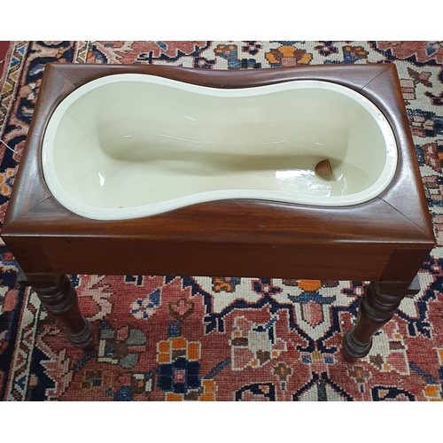 1109 - A Georgian Mahogany rectangular Bidet with fitted interior Bowl, lift up lid on turned supports.
H 4... 