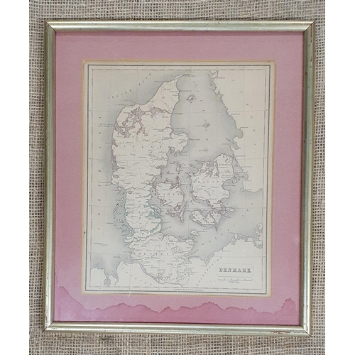 1125 - A good quantity of 19th Century and later Maps to include a Map of Dublin.
H 35 x W 30 cm approx.