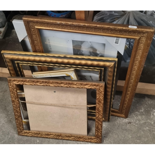 1243 - A large quantity of Frames.