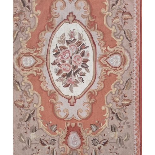 1152 - An large Aubusson design Carpet with cream and rust ground. W 177 x L 268 cm approx.