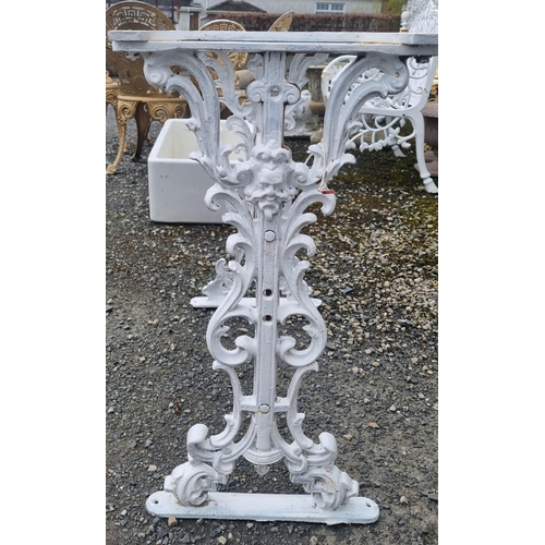 1311 - A good cast Iron table Base.
H 69 x W 78 x D 38 cm approx.