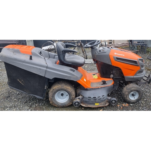 1317 - A 2019 Husqvarna ride on lawn Mower, with paperwork. The vendor had it serviced before leaving it in... 