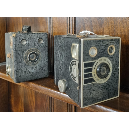 948A - A good group of Vintage Cameras