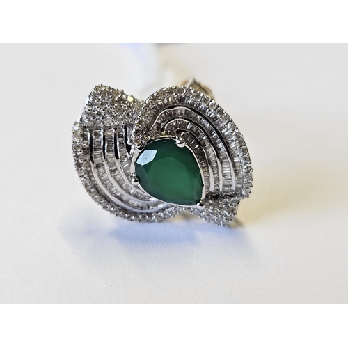 383 - A 14ct Gold, Diamond and Emerald cluster Ring, size M.