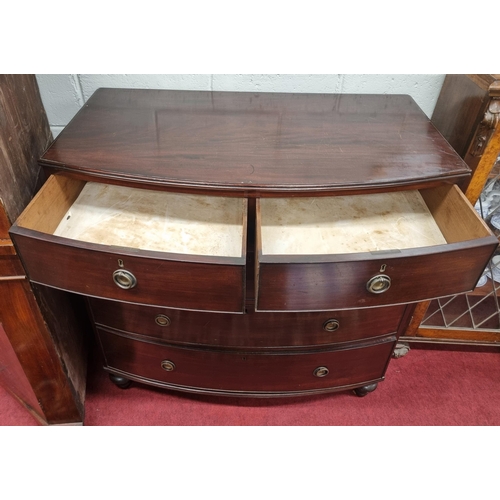 77 - A good 19th Century Mahogany bow front Chest of Drawers. 109 x 56 x H 107 cm approx.