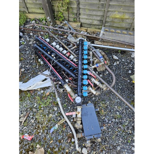 42 - A quantity of Manifolds. These items were taken out of a house as the house went from oil to Air to ... 