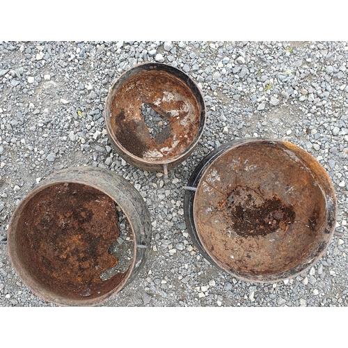 950 - A Group of 19th Century Skillet pots as found.
Largest D 32 cm approx.