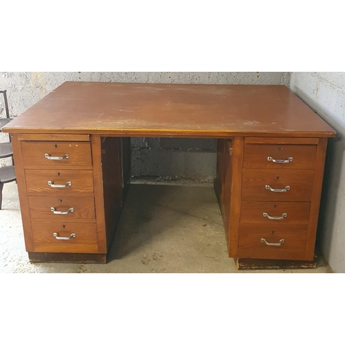 971 - A 20th Century Pedestal Writing Desk.
H 76 x W 150 x D 91 cm approx.