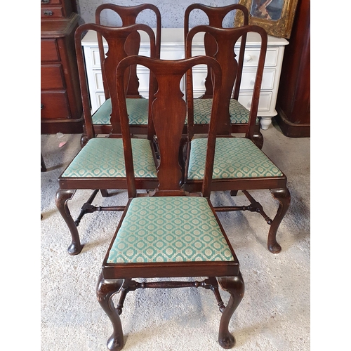 977 - A set of seven Early 20th Century Dining Chairs to include two Carvers.