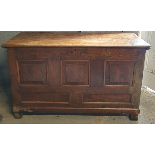 970 - An early 19th, possibly 18th, Century Oak Mule Chest with triple panel front. 136 x 55 x H 81 cm app... 