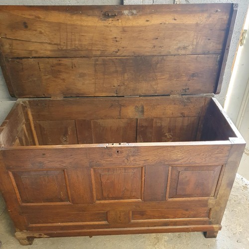 970 - An early 19th, possibly 18th, Century Oak Mule Chest with triple panel front. 136 x 55 x H 81 cm app... 