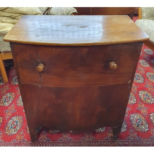 201 - An early 19th Century Mahogany Commode with lift up lid. 60 x 39 x H 68 cm approx.