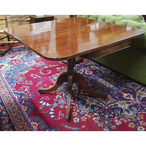 233 - A good early Regency Mahogany fold over Table on quatrefoil base and ceramic castors. W 92 x 91 x H ... 