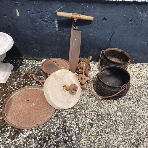 26 - A good quantity of Vintage items to include Skillet Pots and other items.