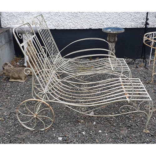 30 - A nice pair of metal garden Loungers.
H 112 x W 165 x D 63 cm approx.