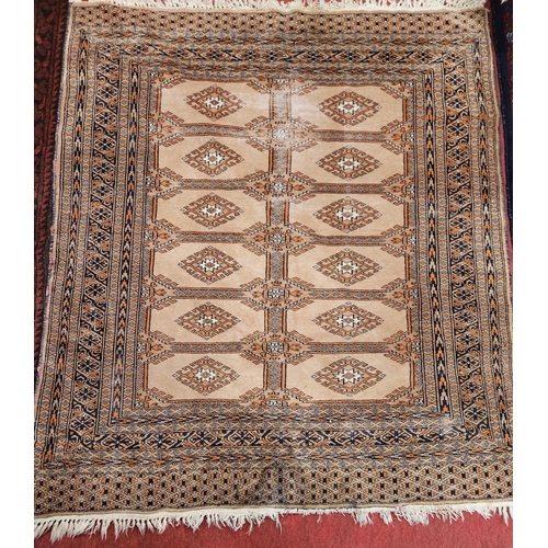 263 - A good Persian Salmon Rug. 140 x 120 cm approx.