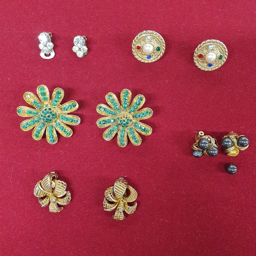 645 - A quantity of costume Jewellery.