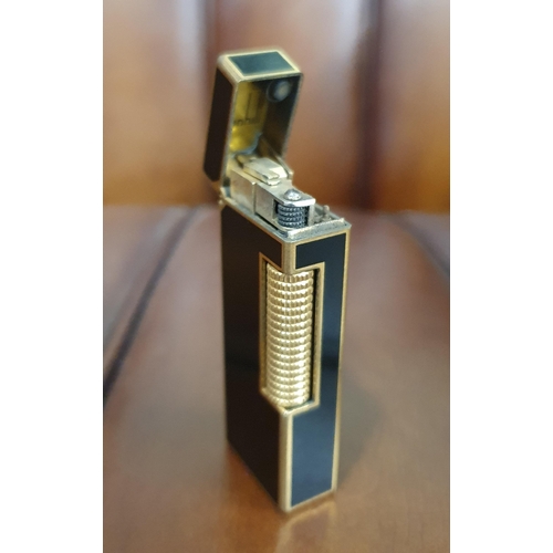 647 - A good Dunhill Wisteria Lighter, US.RE 24163 patent number.