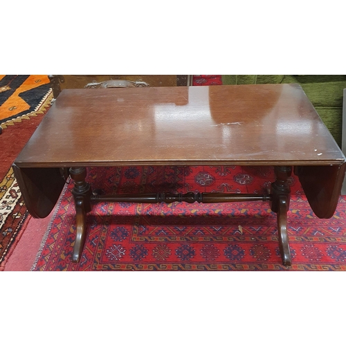 821 - A miniature Mahogany and veneered Coffee Table with drop leaves. 42 x 133 x H 43 cm approx.