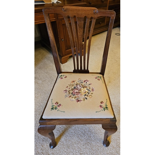 847 - A good pair of 19th Century slat back Dining Chairs with cabriole supports and tapestry seats.
SH 44... 