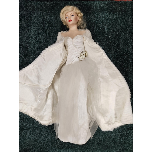 50 - A rare Franklin Mint porcelain figure of Marilyn Monroe 'All about Eve' collection, missing right ha... 