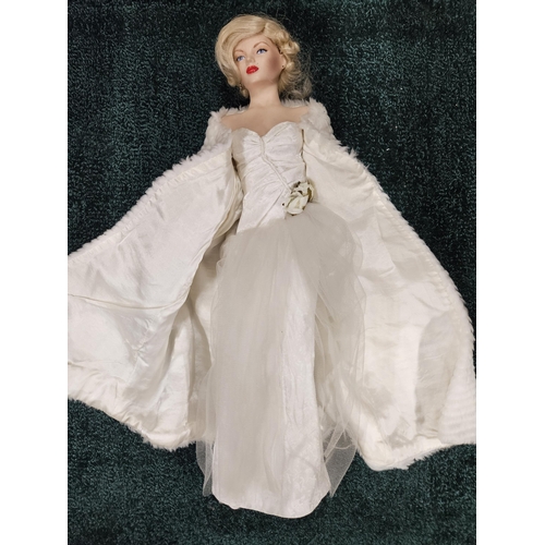 50 - A rare Franklin Mint porcelain figure of Marilyn Monroe 'All about Eve' collection, missing right ha... 