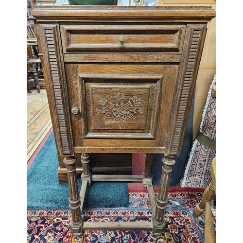 51 - A 19th Oak single door side Cabinet. W 42 x 34 x H 87 cm approx.