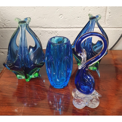 801 - A good quantity of coloured Glassware.
Tallest H 49 cm approx.