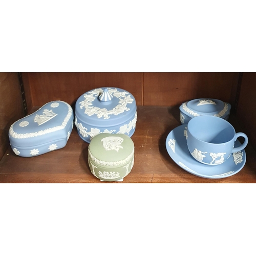 32 - A quantity of Wedgewood Jasperware.